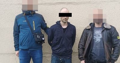 Poszukiwany uciekł na dach
