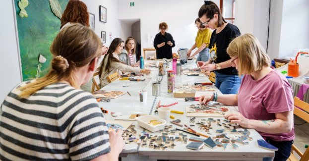 Warsztaty Kultury w Lublinie przygotowały bezpłatny program Sztuki Wrażliwości, który potrwa od października do grudnia 2026 roku. W planie są m.in. warsztaty ceramiczne, spacery przyrodnicze i sensoryczne, zajęcia ruchowe oraz spotkania o autyzmie; obowiązują zapisy, a liczba miejsc jest ograniczona.